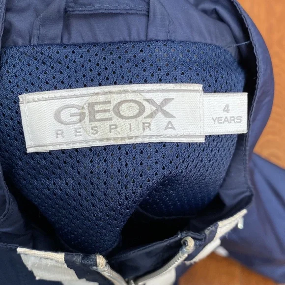 Geox Spring Windbreaker Jacket - Picture 7 of 8